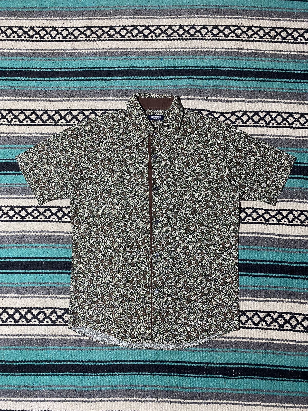 Tornado Mart 2000s Tornado Mart Floral Hidden Button Shirt Size US M / EU 48-50 / 2 - 1 Thumbnail