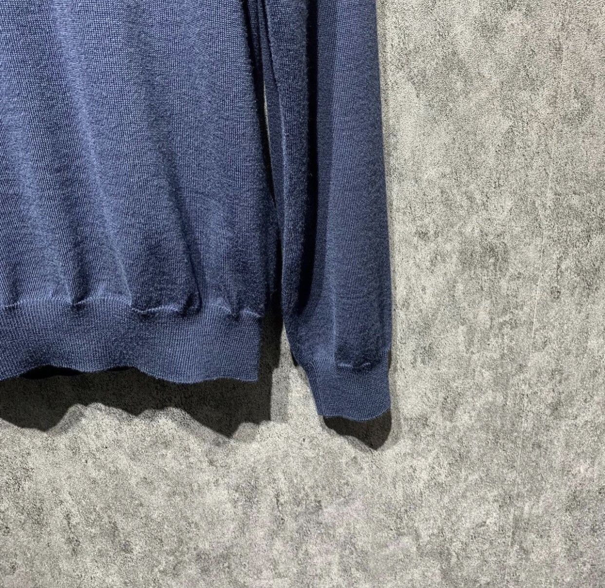Louis Vuitton LOUIS VUITTON Deep blue heart-shaped neck knitted sweater Size US L / EU 52-54 / 3 - 6 Thumbnail