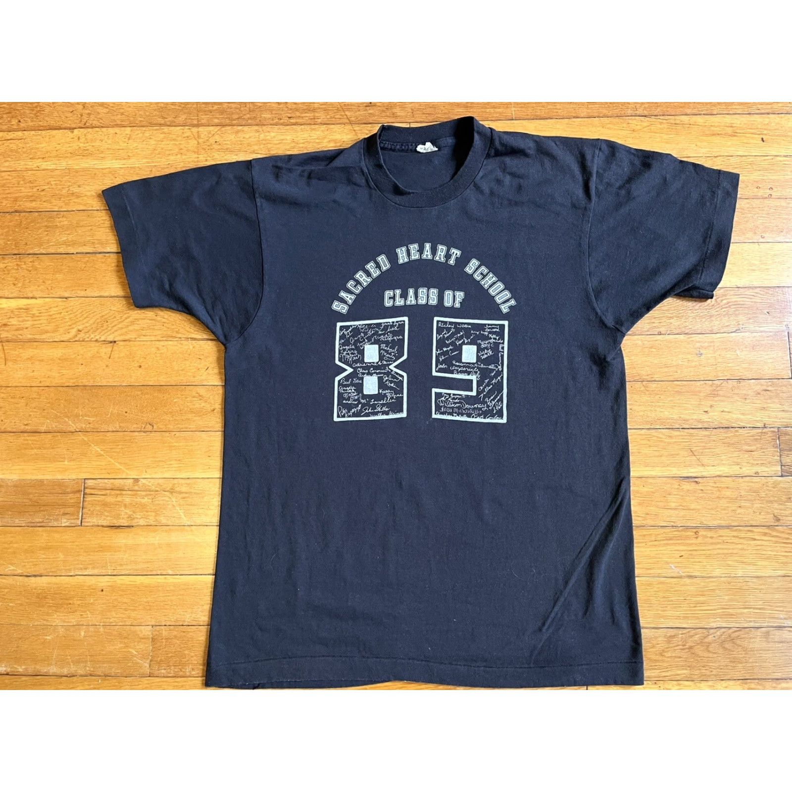 Vintage VINTAGE Sacred Heart School Class Of 1989 Shirt Men’s Large Black Single Stitch Size US L / EU 52-54 / 3 - 2 Thumbnail
