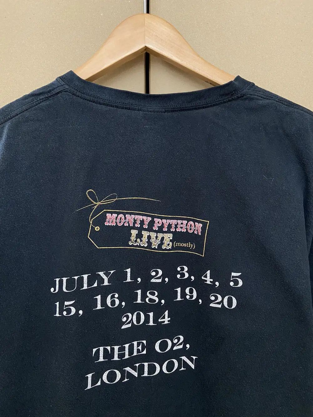 Band Tees RARE VINTAGE MONTY PYTHON TOUR UK COMEDY TROUPE TEE T SHIRT Size US XL / EU 56 / 4 - 3 Thumbnail