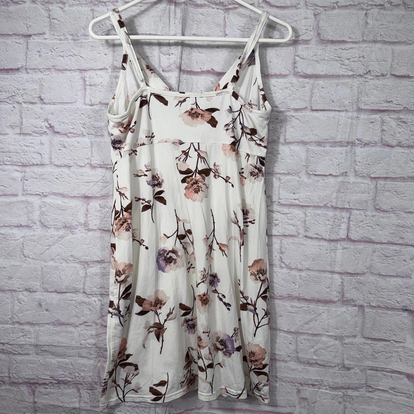 Nicole Miller Nicole Miller Large Floral Print Nightgown Size ONE SIZE - 6 Thumbnail