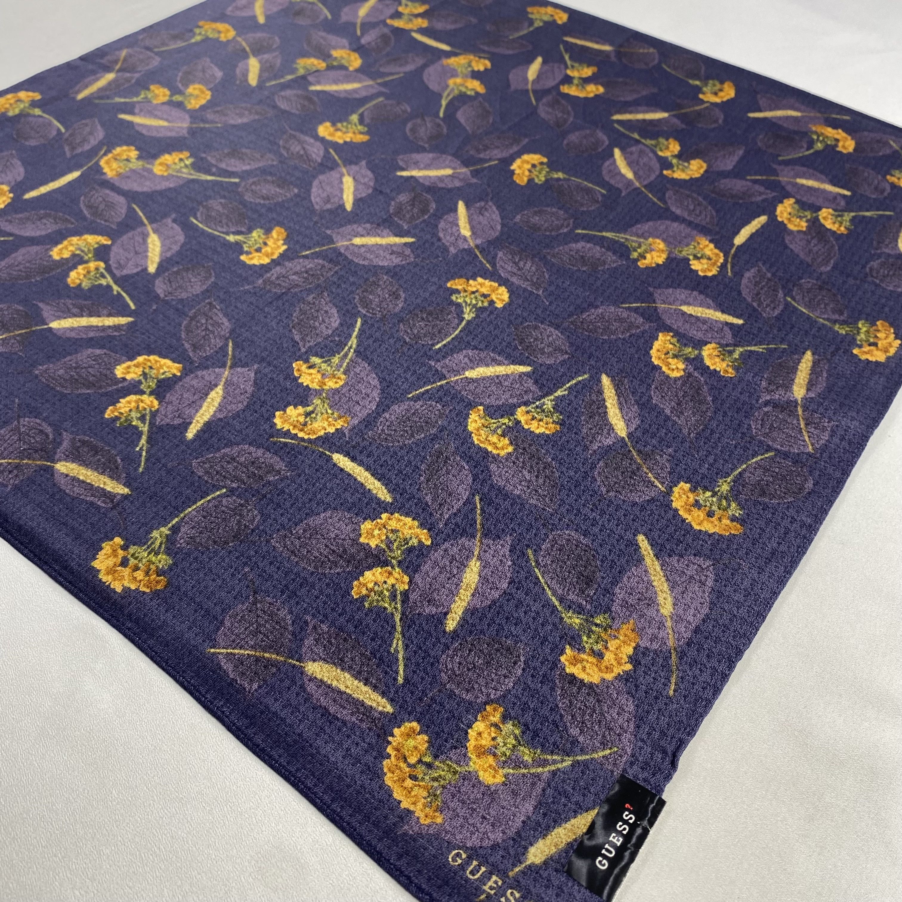 Guess × Vintage NWT Guees Bandana/ Handkerchief / Neckerchief-P1207 Size ONE SIZE - 2 Thumbnail