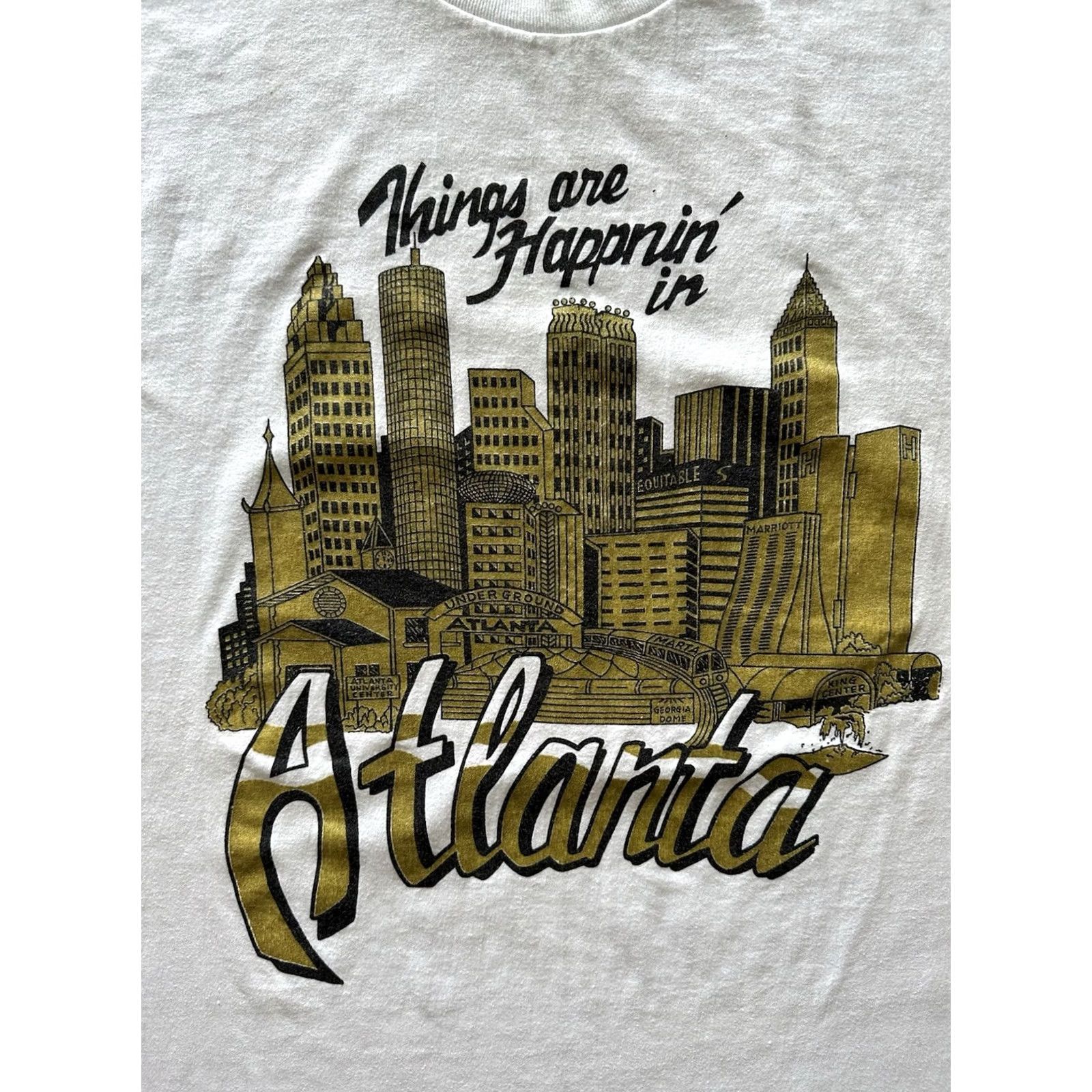 Vintage VINTAGE 90s Atlanta Georgia Peach Things Are Happening City Art Shirt XL White Men T-Shirt Short Sleeve Graphic Tee 1990s 80s 90s City Travel Mens Size US XL / EU 56 / 4 - 2 Thumbnail