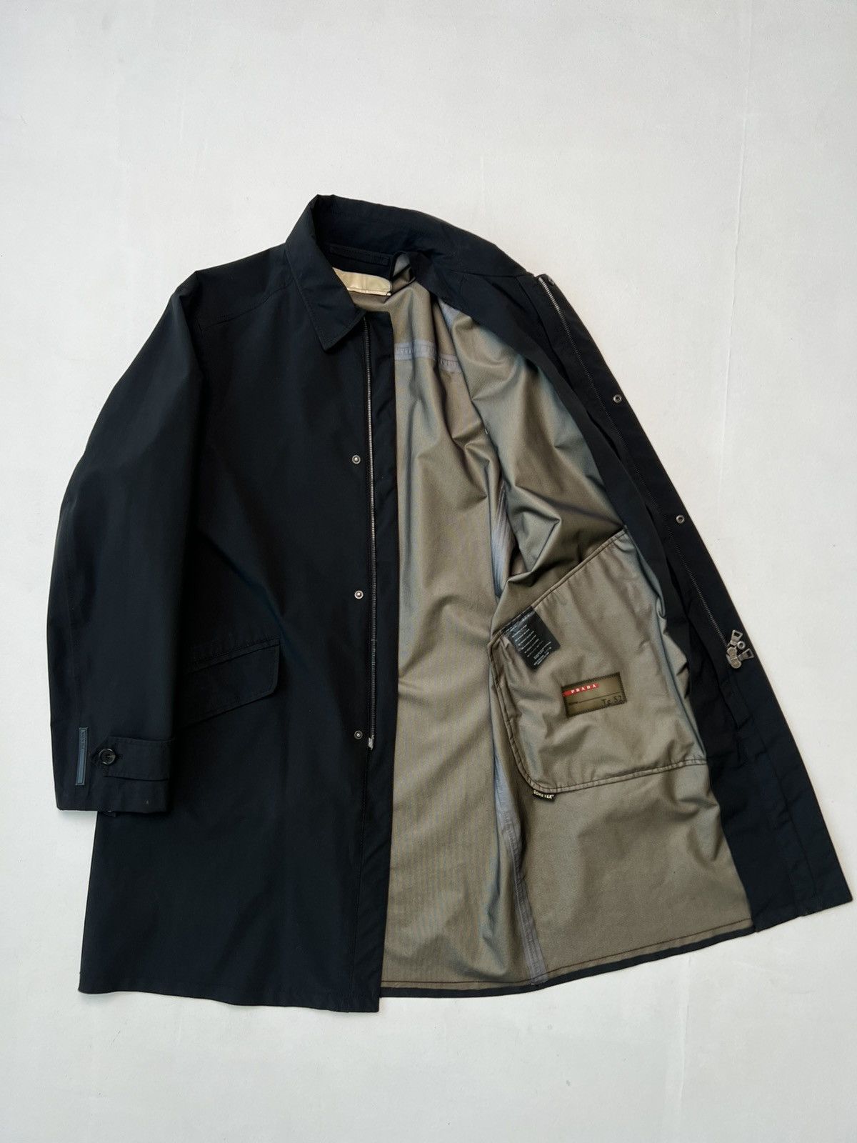 PRADA SPORT archive GORE-TEX coat コート Prada Sport Jet Black Gore-Tex Jacket - Large – Holsales