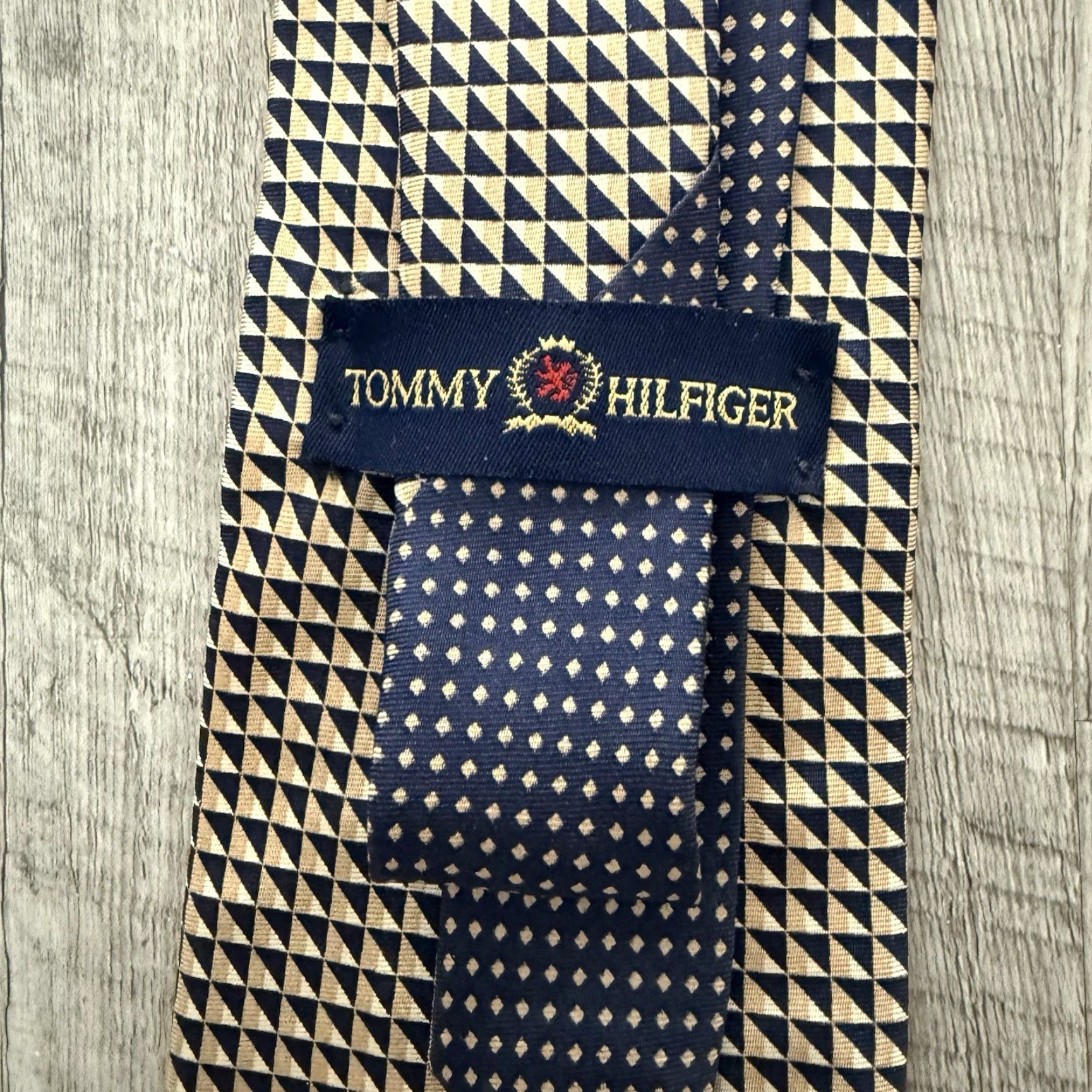 Tommy Hilfiger VINTAGE Tommy Hilfiger Tie Geometric Silk 57"-60" Classic Blue Tan 100% Made In USA Men Logo Modern Preppy Golf Abstract Size ONE SIZE - 2 Thumbnail