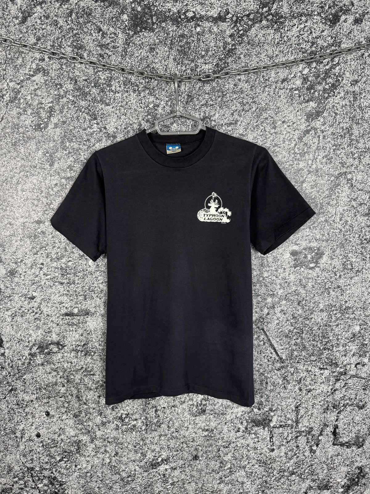 Disney × Vintage Men’s Disney Typhoon Lagoon Tee Made in USA Hammer Head Logo Size US S / EU 44-46 / 1 - 2 Thumbnail