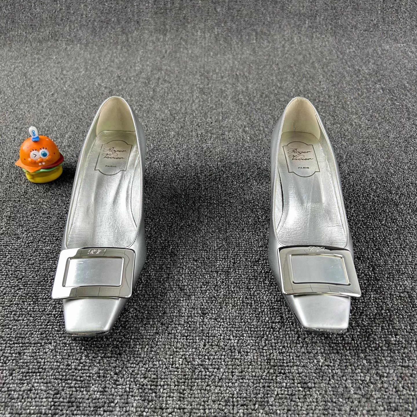 Roger Vivier Roger Viver Silver Block Heel Pumps EU 37.5 Size US 6.5 / IT 36.5 - 2 Thumbnail