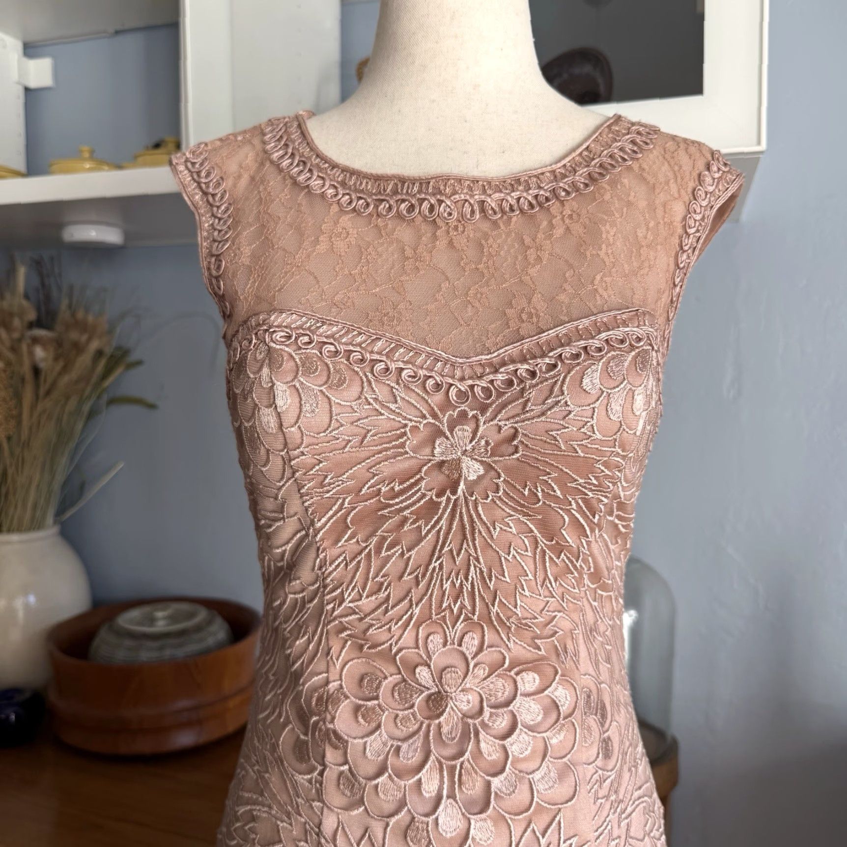 Vintage Sue Wong Sheath Dress Sandalwood Cocktail Party Sz 2 Pink Nylon Lace Knee Length Sandalwood Women Size XS / US 0-2 / IT 36-38 - 2 Thumbnail