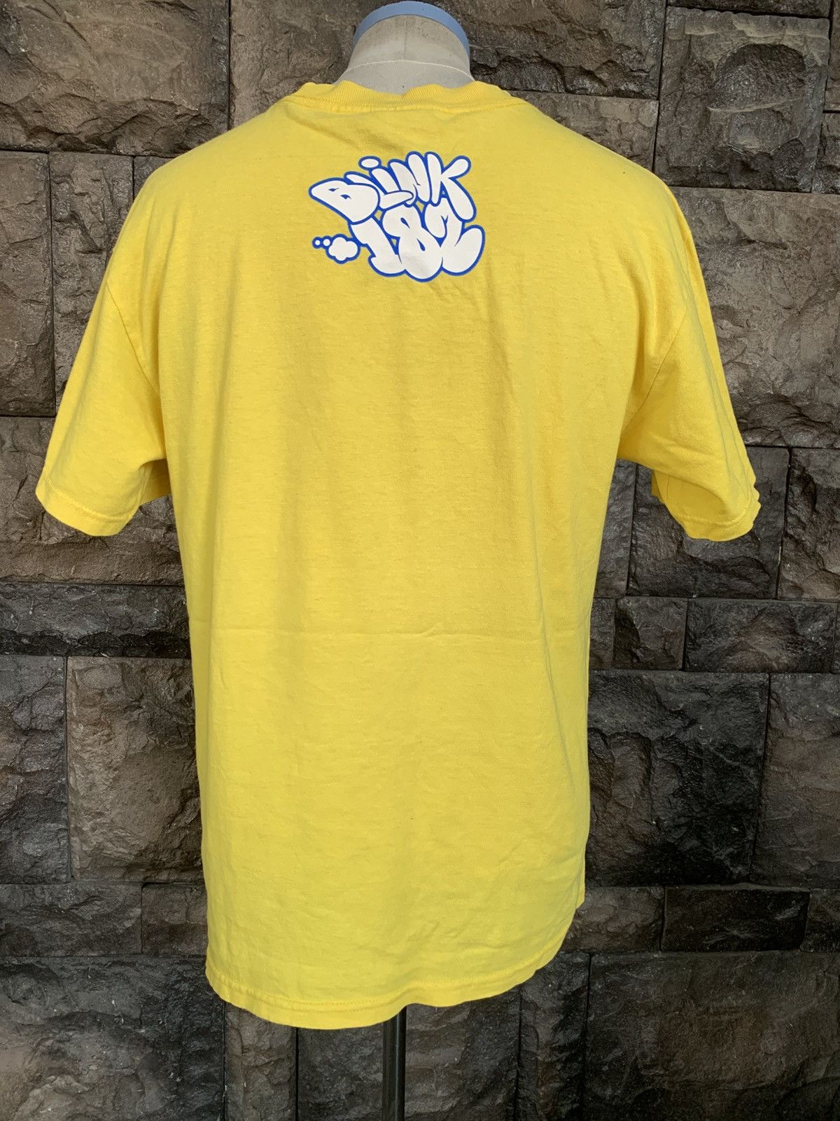 Band Tees Vintage Blink 182 Rock Band T shirt Size US M / EU 48-50 / 2 - 5 Thumbnail
