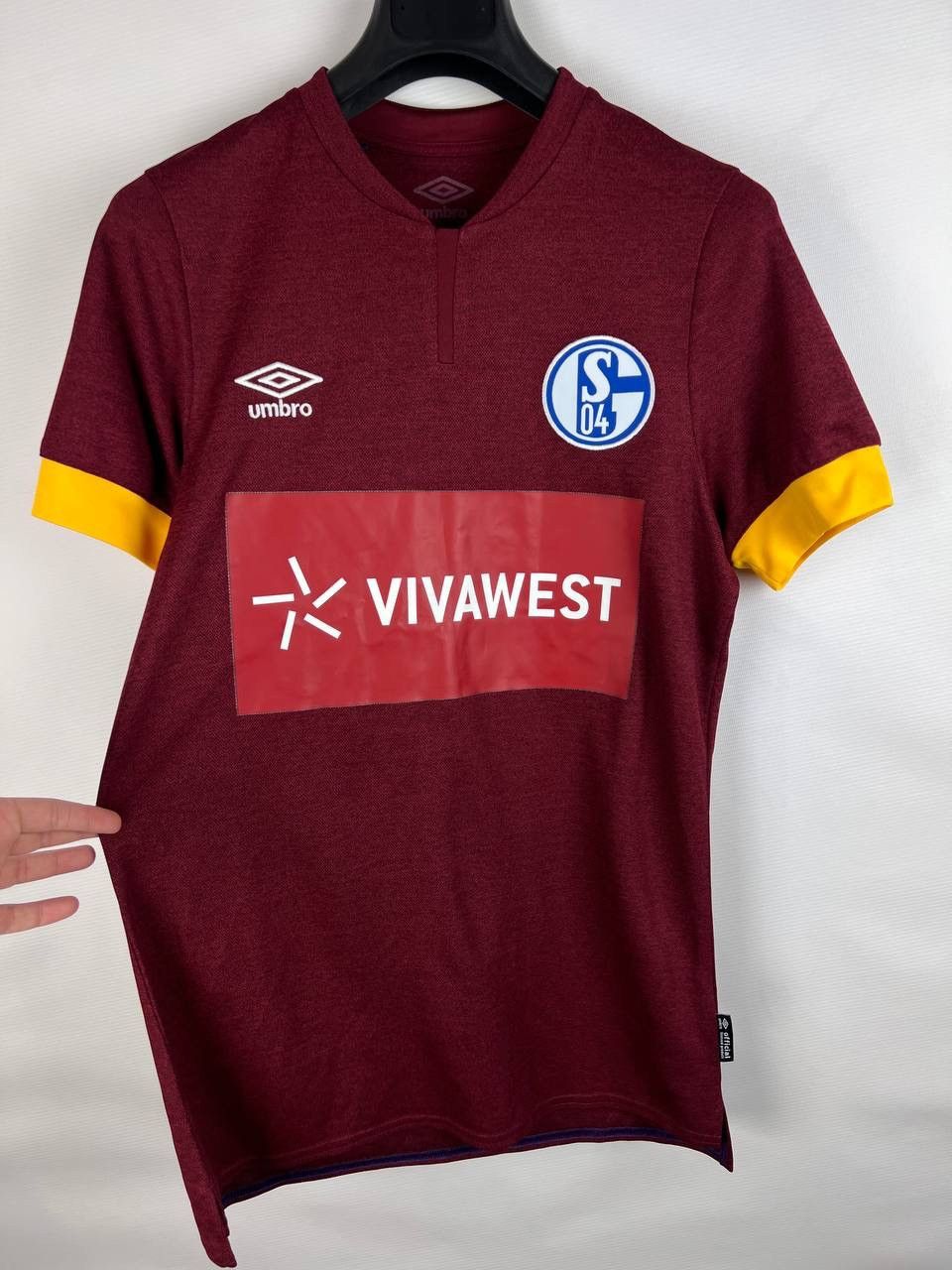 Umbro Schalke 04 Umbro 2021/22 soccer t-shirt size S Size US S / EU 44-46 / 1 - 4 Thumbnail