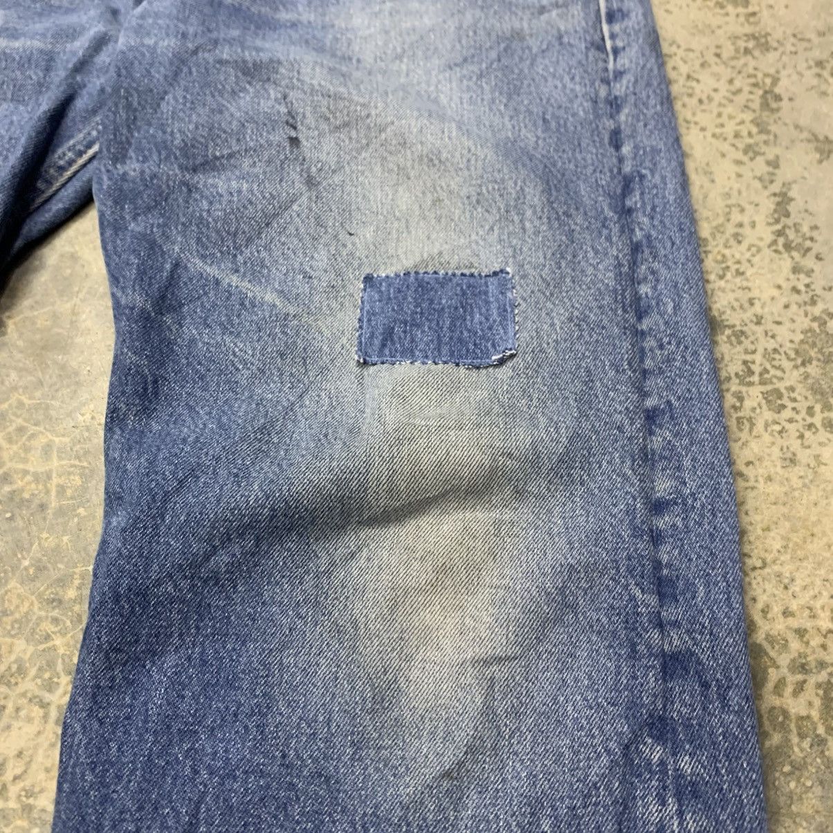 Levi's × Levi's Vintage Clothing × Vintage Vtg Levis 501xx Distressed Jean button 324 Size US 36 / EU 52 - 5 Thumbnail