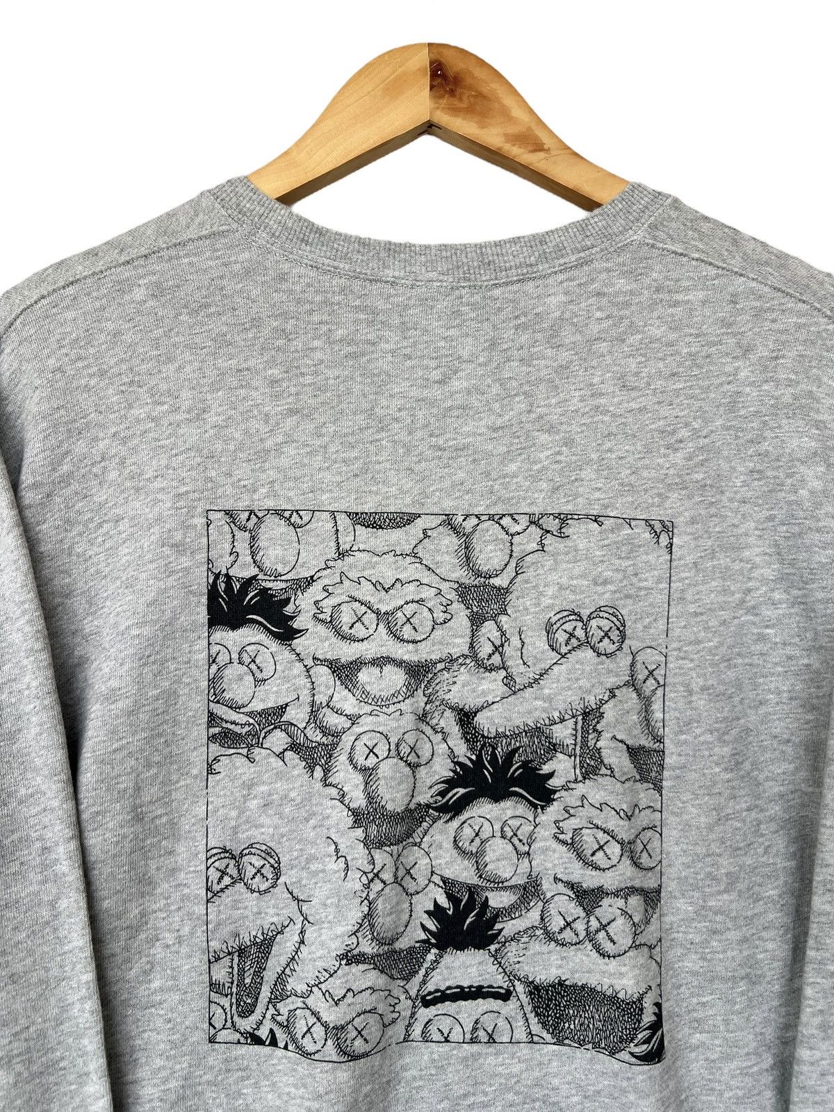 Japanese Brand × Kaws × Uniqlo Uniqlo Kaws Sesame Street Grey Sweatshirt Size US M / EU 48-50 / 2 - 4 Thumbnail
