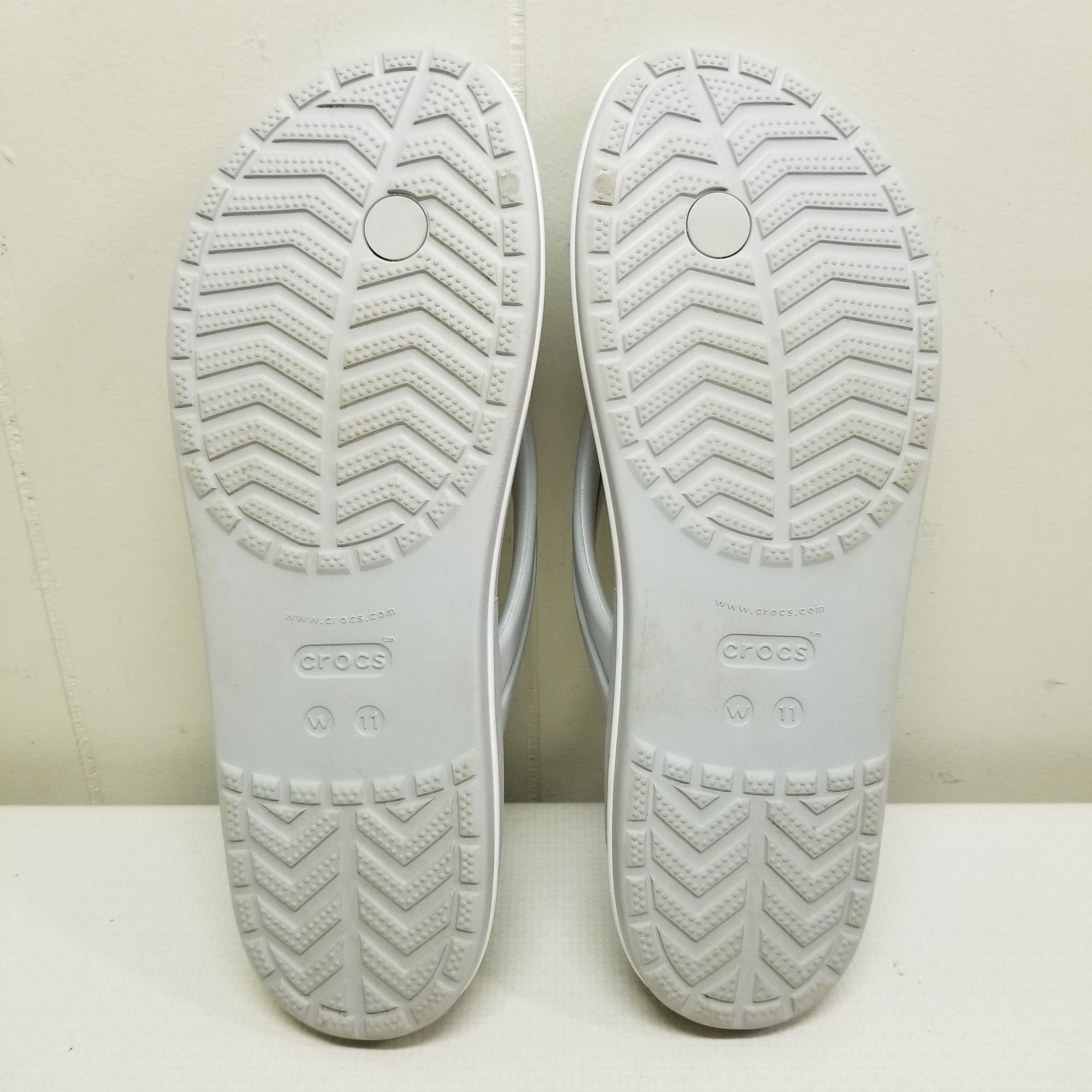 Crocs Crocs 11 Gray Thong Sandals REALLY SEXI FLIP Flops Rubber Ic Size US 11 / IT 41 - 4 Thumbnail