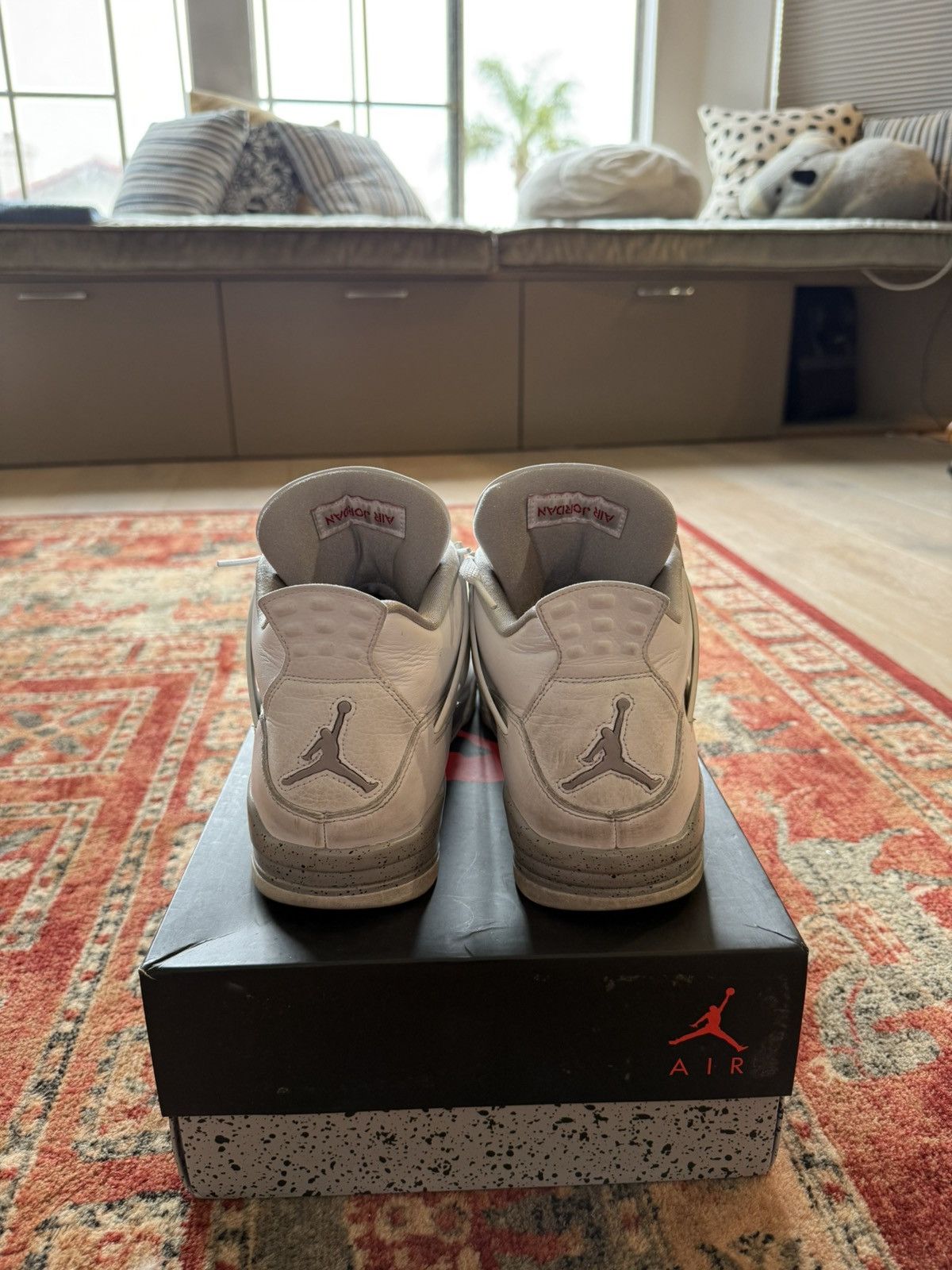 Nike Jordan 4 Oreos Size US 11 / EU 44 - 4 Thumbnail
