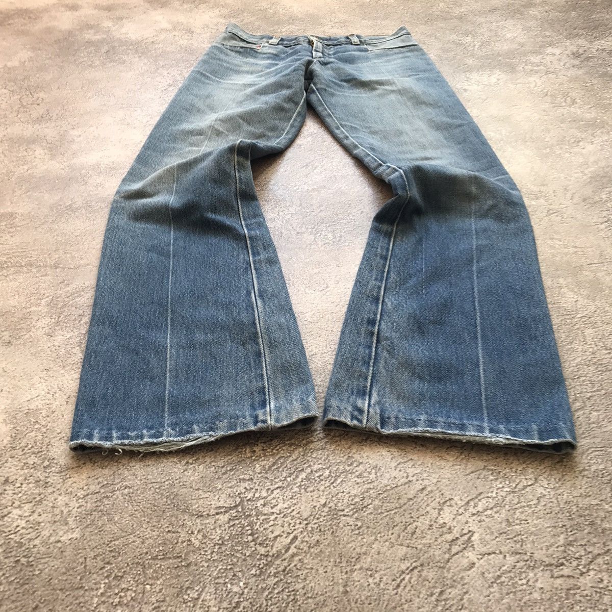 Vintage Vintage 90s Levis Baggy Wide Leg Faded Jeans Skate Logo 27 Size 27" / US 4 / IT 40 - 1 Thumbnail