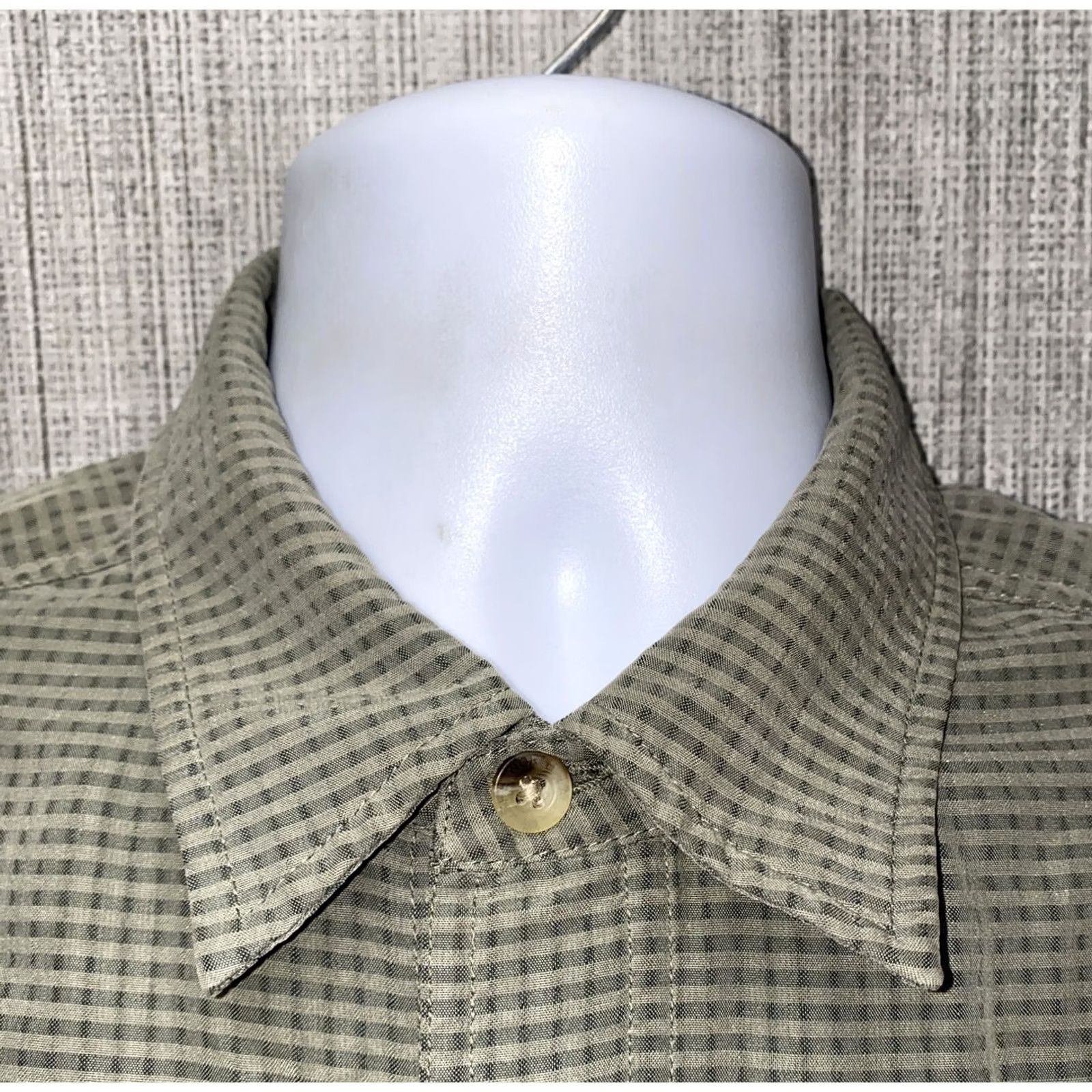 The North Face The North Face Mens Army Green Short Sleeve Fishing Shirt Size M Modal Blend Button-Up Collared Button-Down Army Theme Regular Mens Size US M / EU 48-50 / 2 - 3 Thumbnail