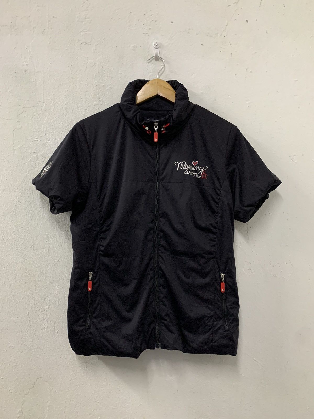 image of Munsingwear Vest in Black, Women's (Size Small)