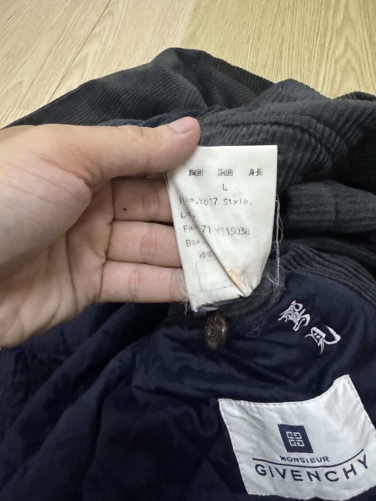 Givenchy × Vintage Vintage Givenchy corduroy jacket Size US L / EU 52-54 / 3 - 7 Thumbnail
