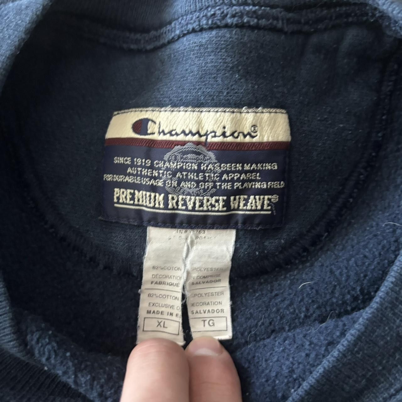 Champion Crazy Vintage 90s Navy Blue Champion Reverse Weave Essential Crewneck! Size XL Size US XL / EU 56 / 4 - 6 Thumbnail