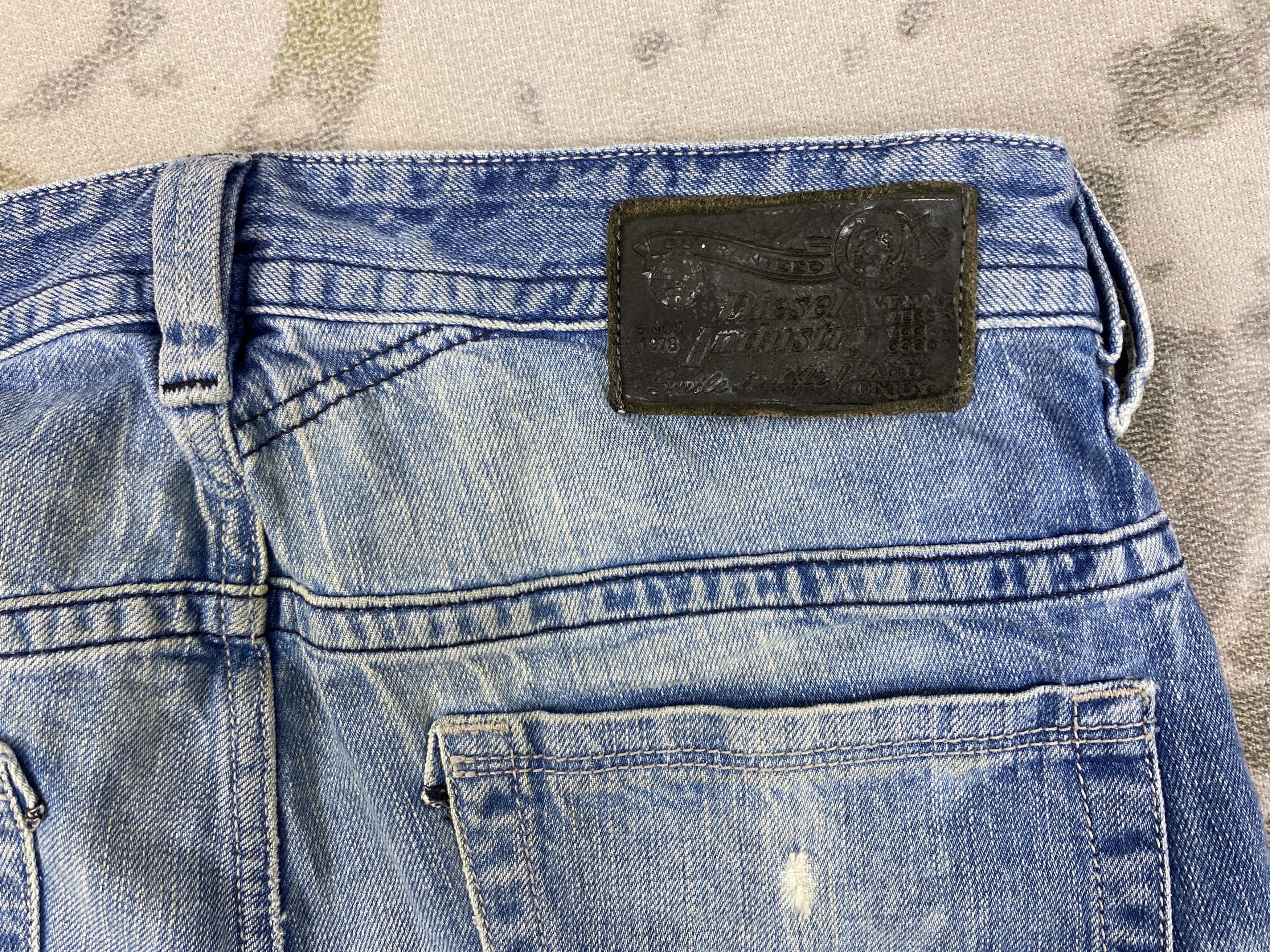 Japanese Brand Faded Blue Vintage Diesel Jeans 33x27 Denim- JN3708 Size US 33 - 12 Thumbnail