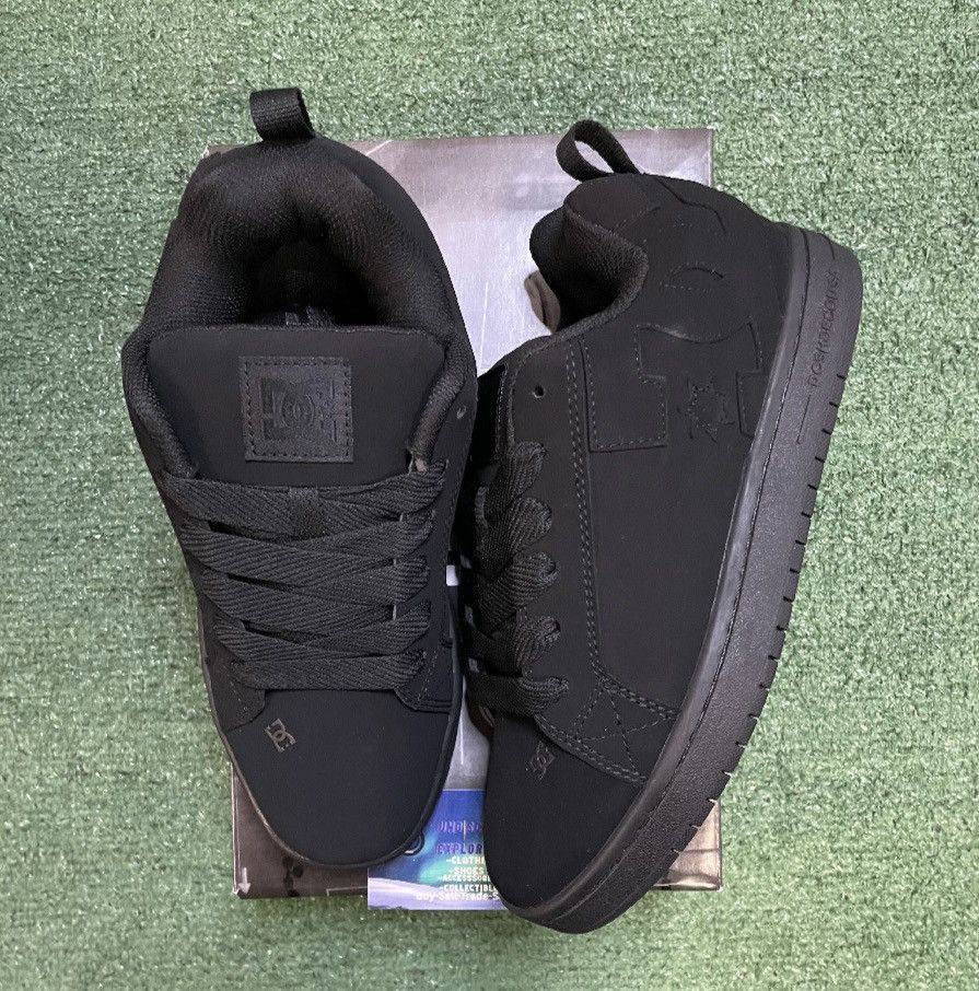 DC COURT GRAFFIK black