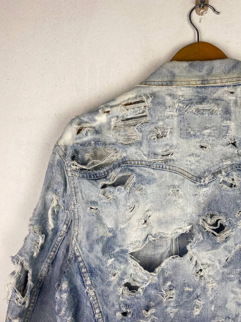 Levi's vintage levis denim jacket distressed very nice design Size US L / EU 52-54 / 3 - 12 Thumbnail