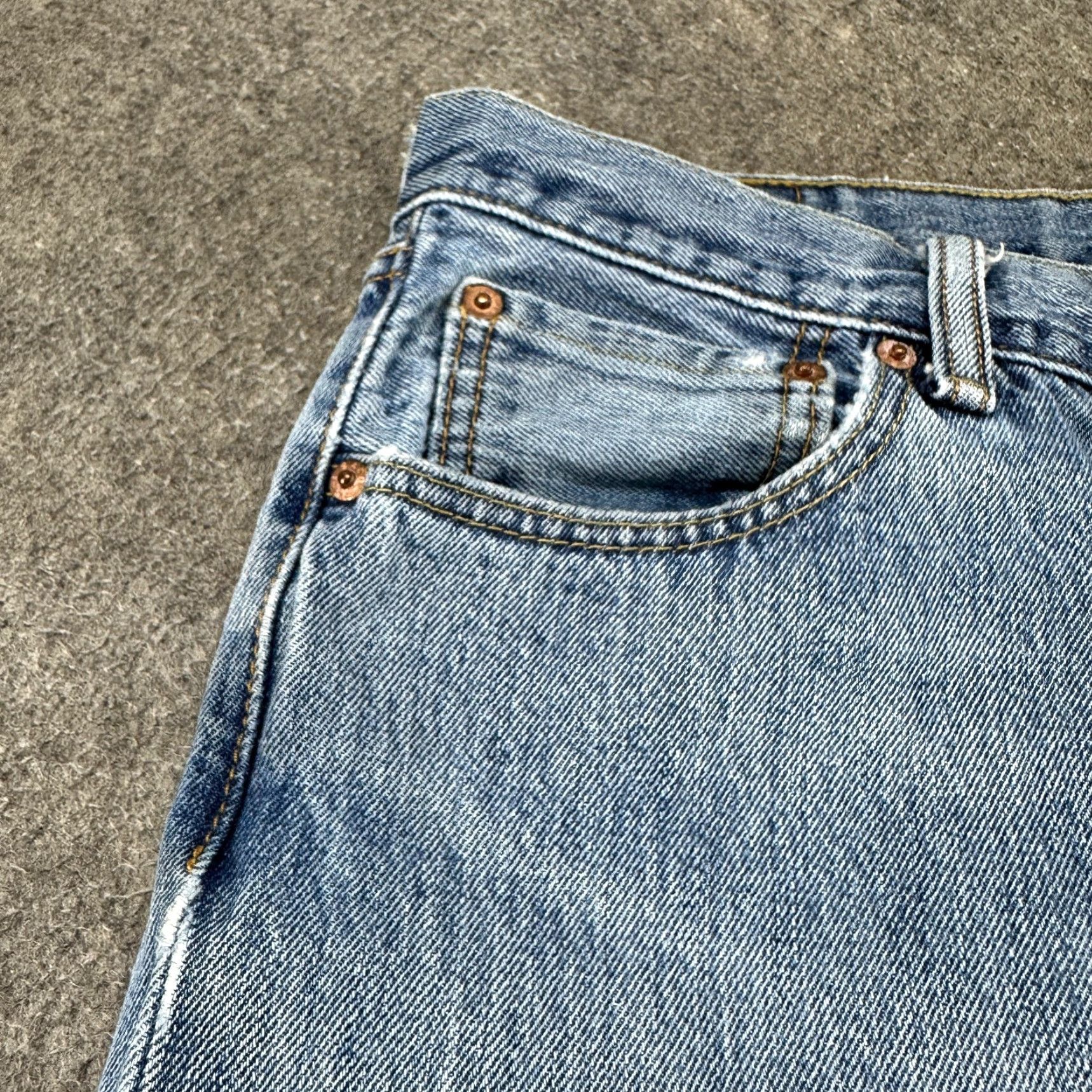 Levi's VINTAGE Levi's 501 Jeans Mens 34x29 Blue Distressed Straight Regular Fit Jeans Size US 34 / EU 50 - 3 Thumbnail