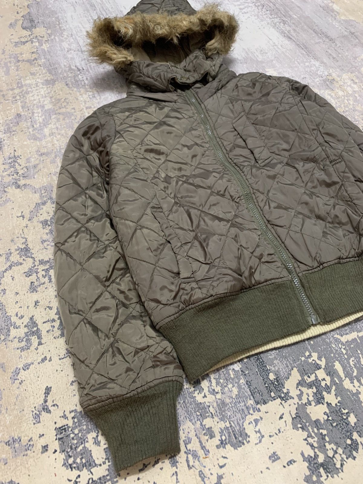 Japanese Brand Vintage Y2K Quilted Bomber Jacket Faux Fur Hood Gimmick Size US S / EU 44-46 / 1 - 1 Thumbnail