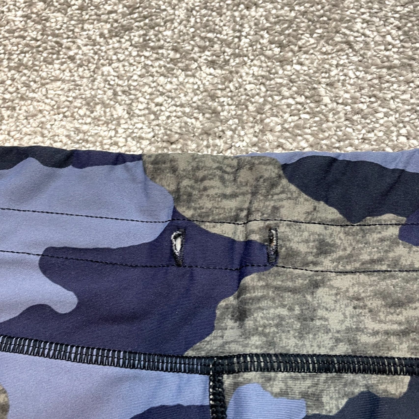 Vintage Aerie Leggings Womens M Nylon Stretch Compression Blue Camo 25 in Inseam Tapered Sports Activewear Shoes? Size 32" / US 10 / IT 46 - 7 Thumbnail