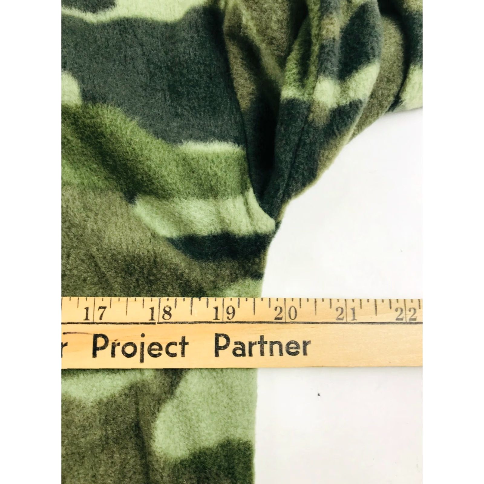 Vintage Derek Heart Sweatshirt Women's Size M Green Camo Fleece Cowl Neck Drawstring Pullover Shirt Mens? Size M / US 6-8 / IT 42-44 - 3 Thumbnail