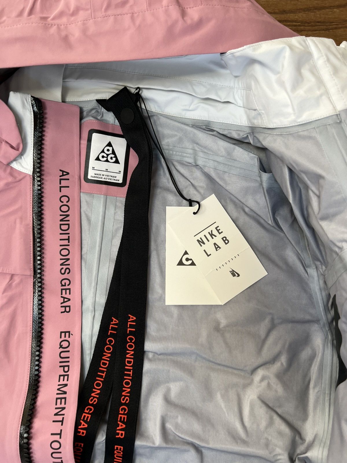 Nike ACG Nike ACG J13 ss18 goretex Medium new Size US M / EU 48-50 / 2 - 7 Thumbnail