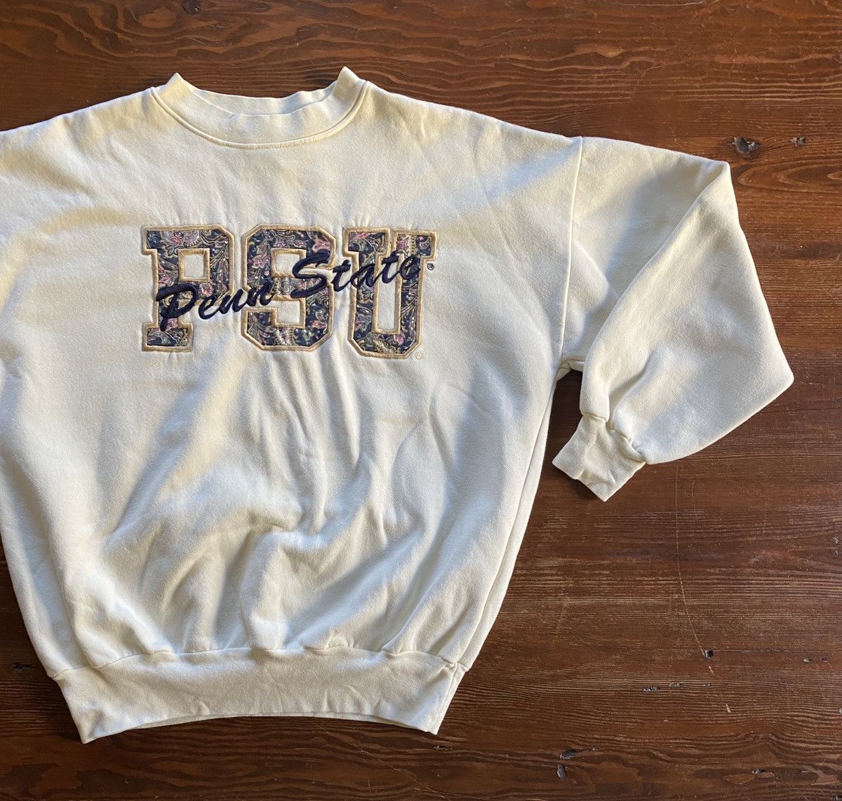 Other Vintage 80’s Penn State PSU Cream Patch Embroidered Crewneck Size US M / EU 48-50 / 2 - 1 Thumbnail