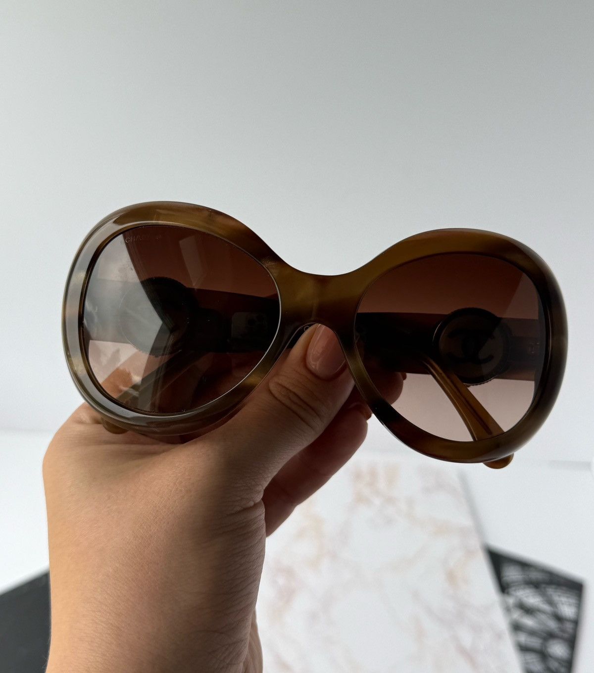 Chanel Chanel vintage sunglasses 5193-B Limited Collection Bouton Size ONE SIZE - 20 Thumbnail