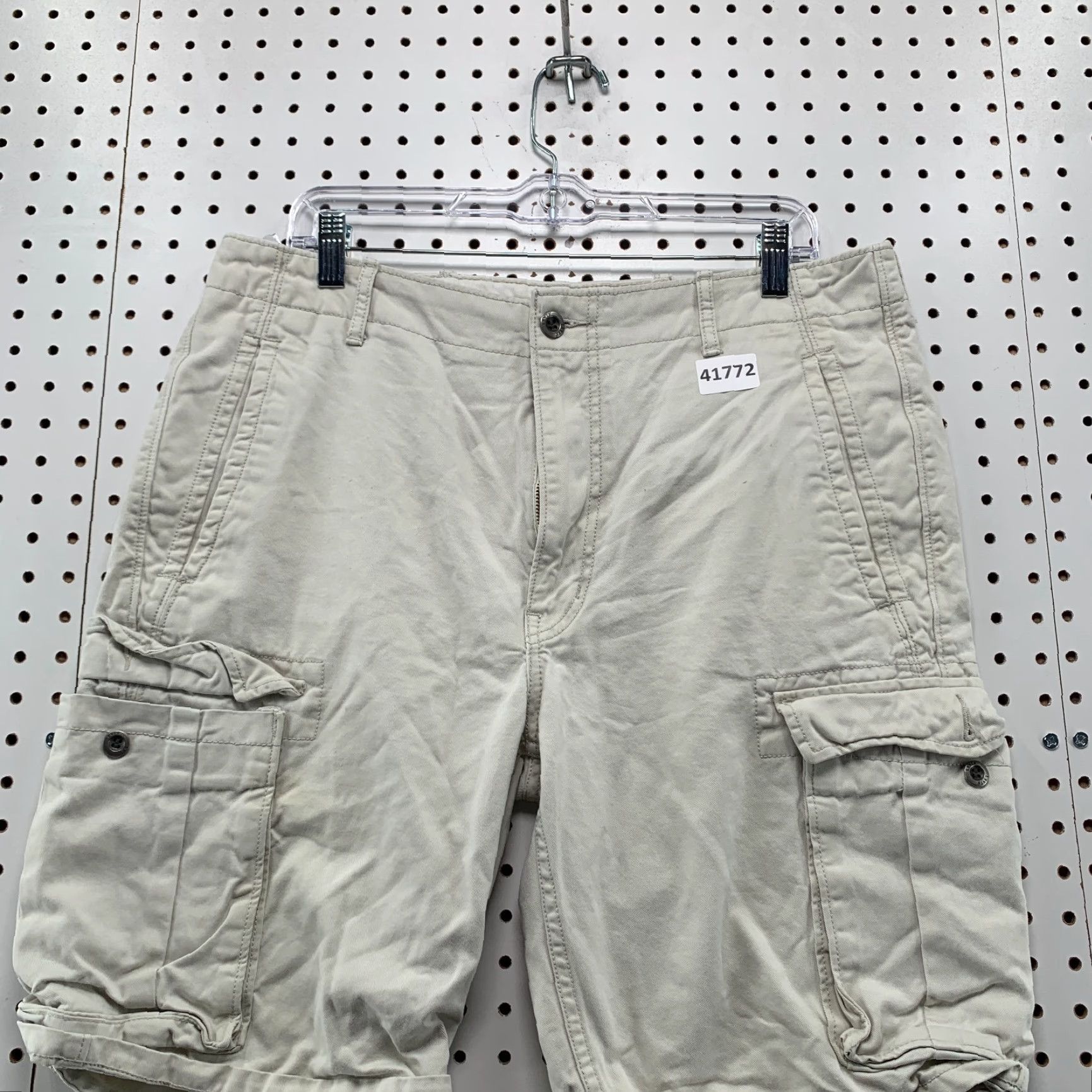 Levi's Levis Short Mens SIZE 34 Ivory Utility Pockets Outdoor 34X10 Size US 34 / EU 50 - 4 Thumbnail