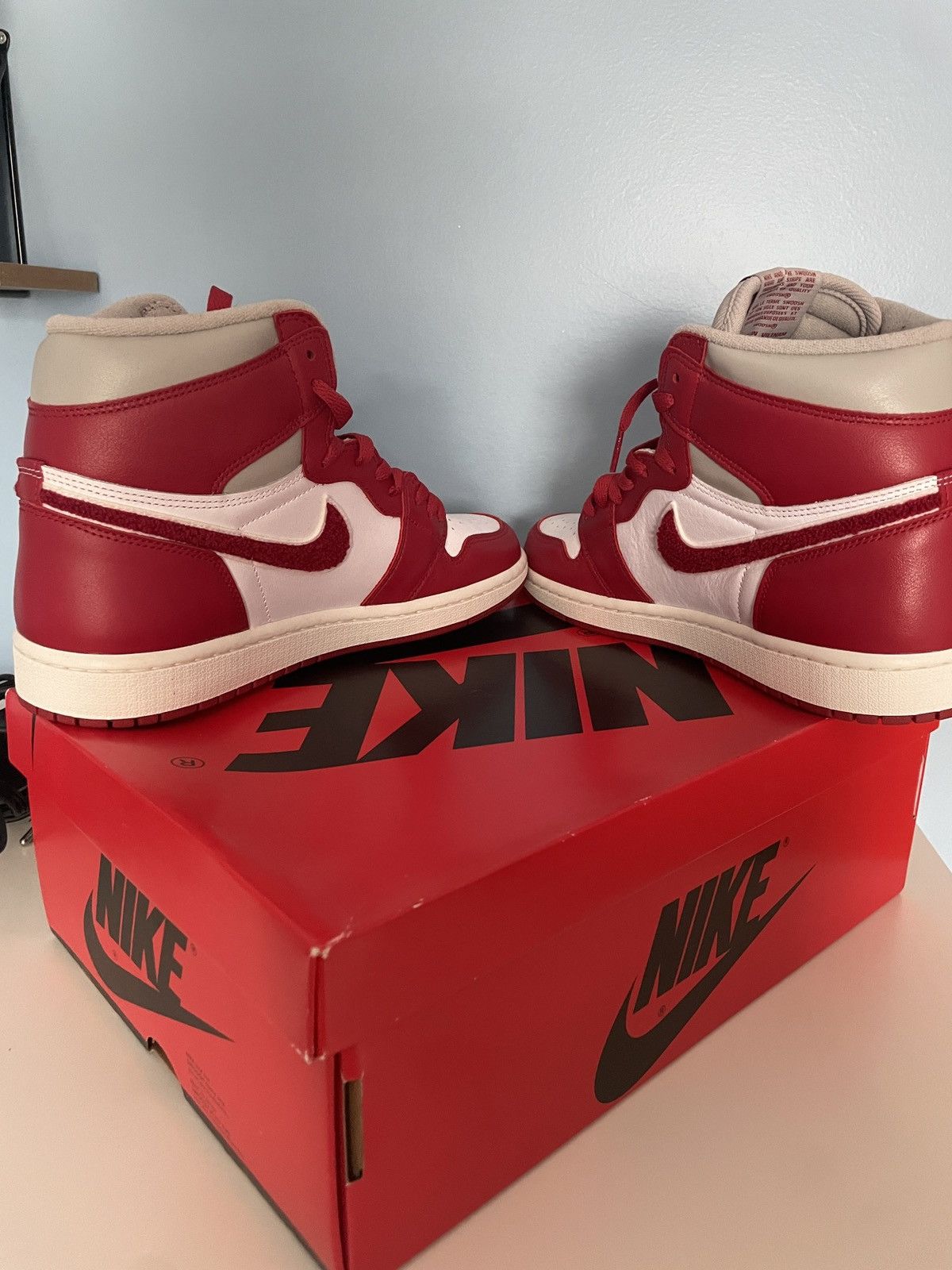 Jordan Brand Jordan 1 high varsity red size 10.5W Size US 10.5 / IT 40.5 - 2 Thumbnail
