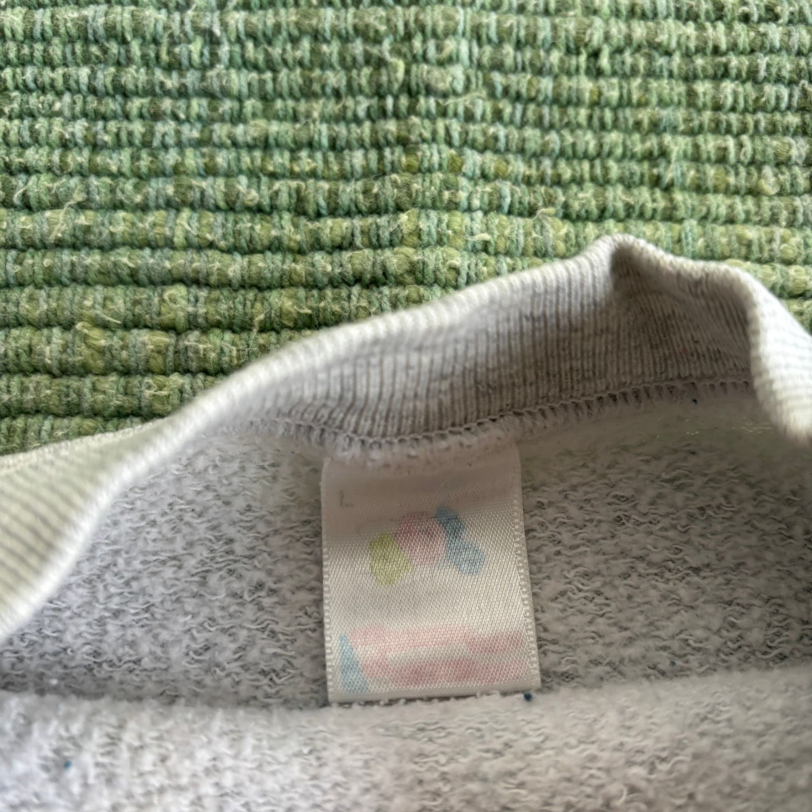 Fruit Of The Loom Vintage 90s Grandma sweatshirt size medium to large, gray Size M / US 6-8 / IT 42-44 - 6 Thumbnail