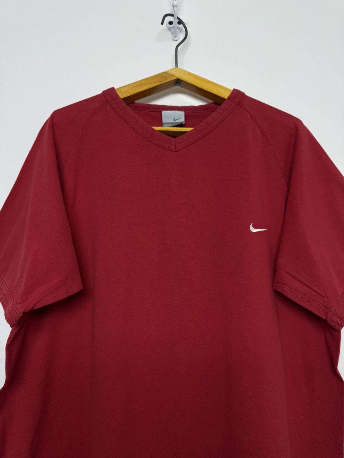 Nike Vintage Y2K Nike Fit Travis Scott Mini Swoosh T-Shirt Red Size US XL / EU 56 / 4 - 4 Thumbnail