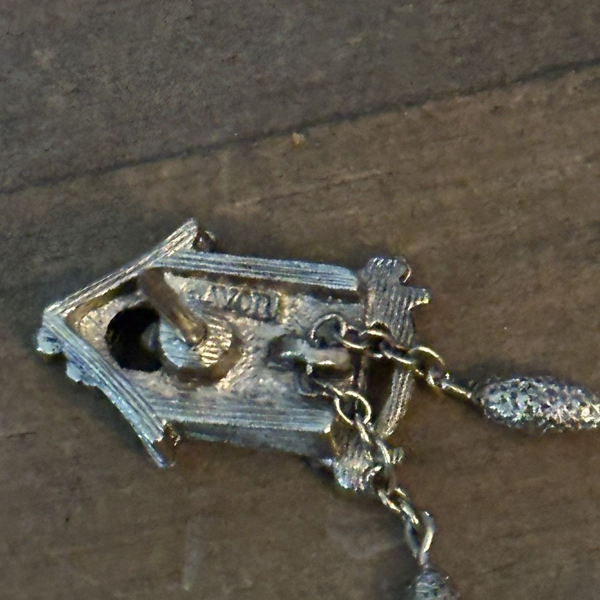 Other × Vintage Vintage Avon gold tone cuckoo clock lapel pin Size ONE SIZE - 2 Thumbnail