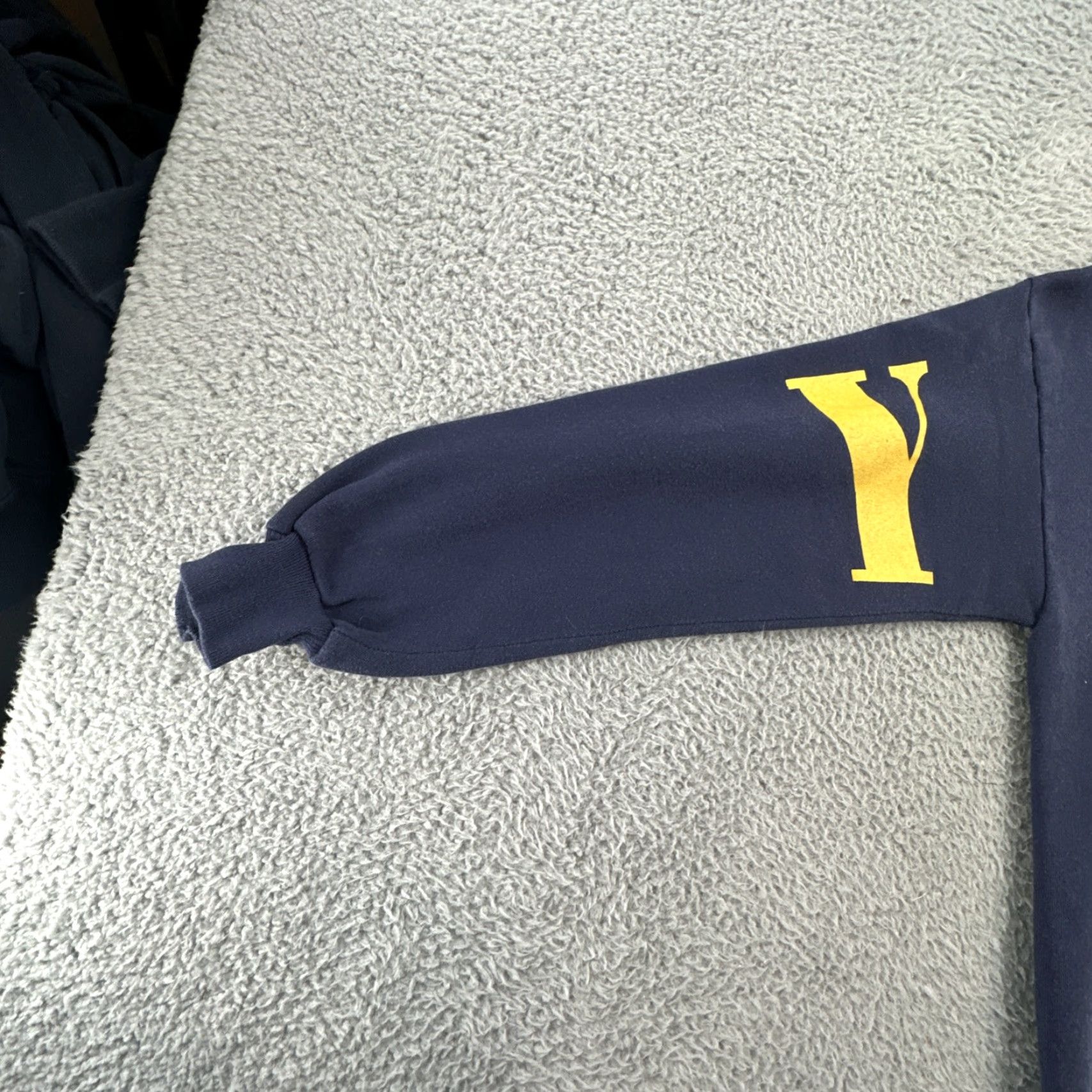 Fruit Of The Loom VINTAGE Yale Bulldogs Crewneck Sweatshirt Sz Medium Navy Blue Made In USA Size US XL / EU 56 / 4 - 4 Thumbnail
