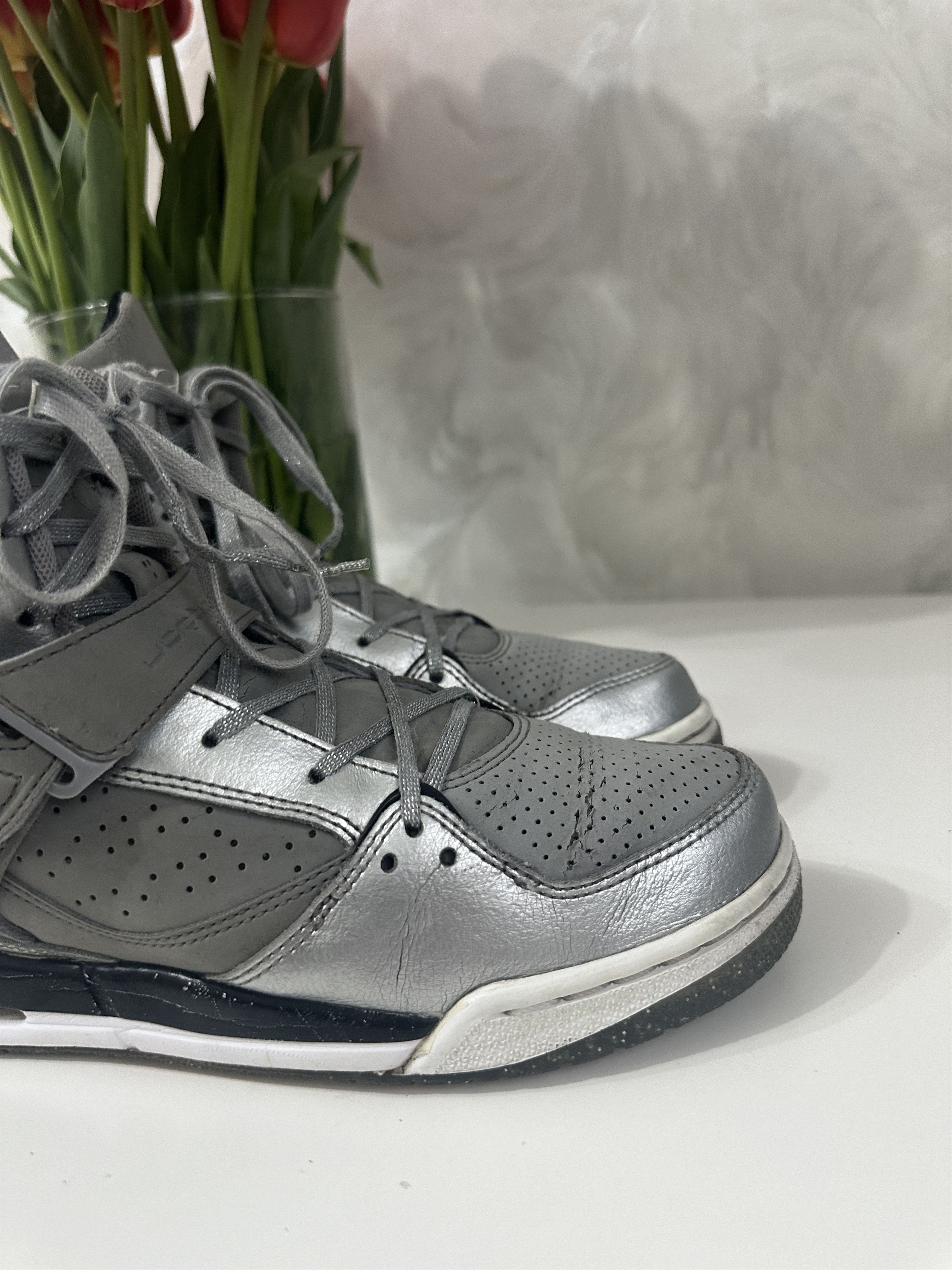 Nike MENS CASUAL NIKE JORDAN SHOES FLIGHT 45 Size US 7 / EU 40 - 9 Thumbnail