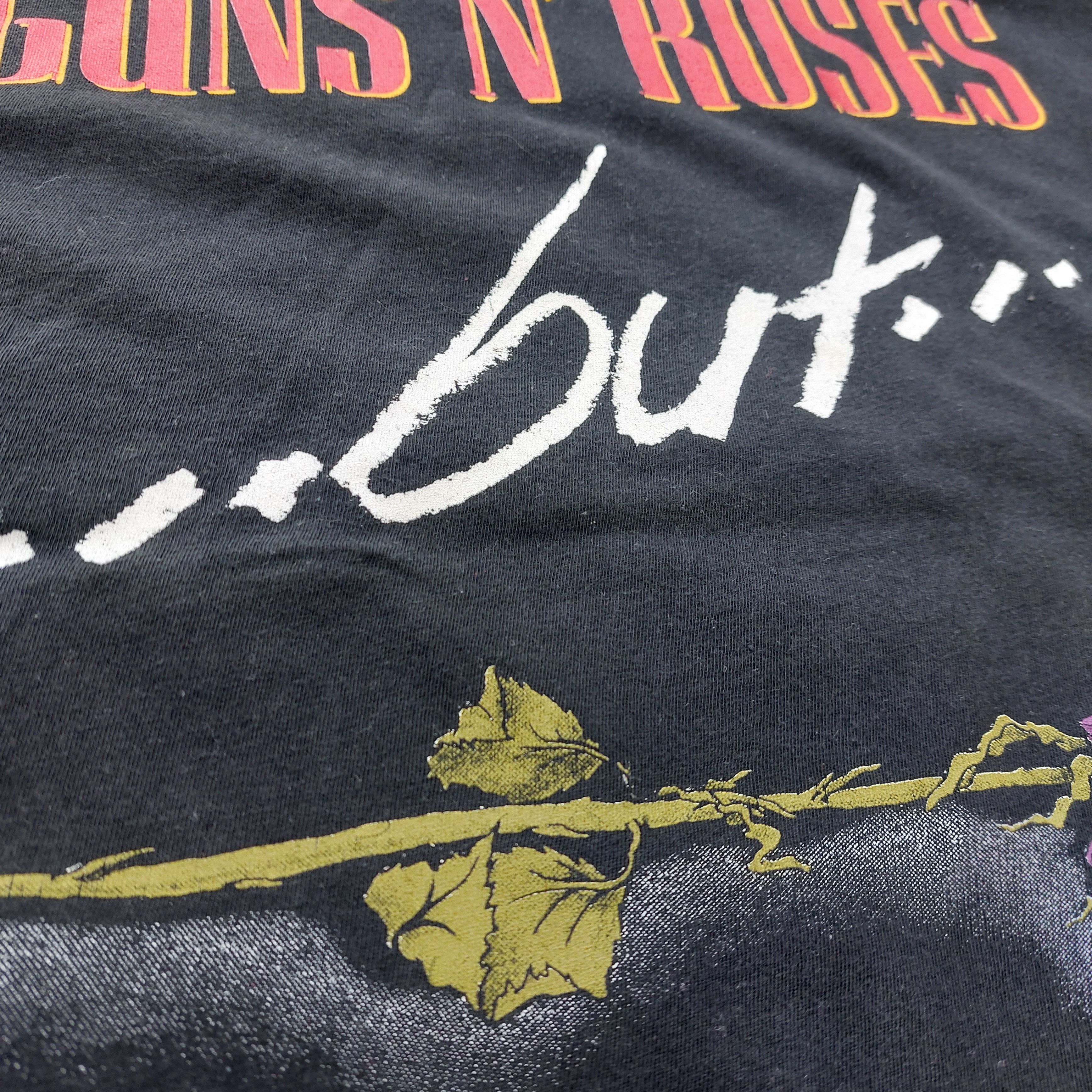 Guns N' Roses × Vintage guns n roses used to love her 1989 vintage tshirt Size US M / EU 48-50 / 2 - 4 Thumbnail