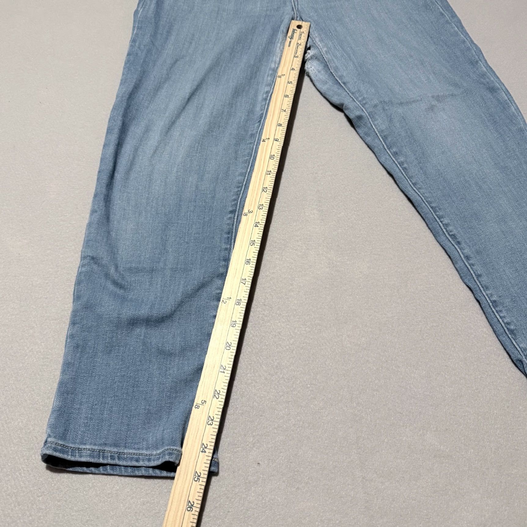 Levi's Levi's 724 High-Rise Straight Jeans Women Medium Wash Blue Denim Distressed - 31 Modern Distressed Jeans Womens Levi's 724 Size 24" / US 00 / IT 34 - 5 Thumbnail