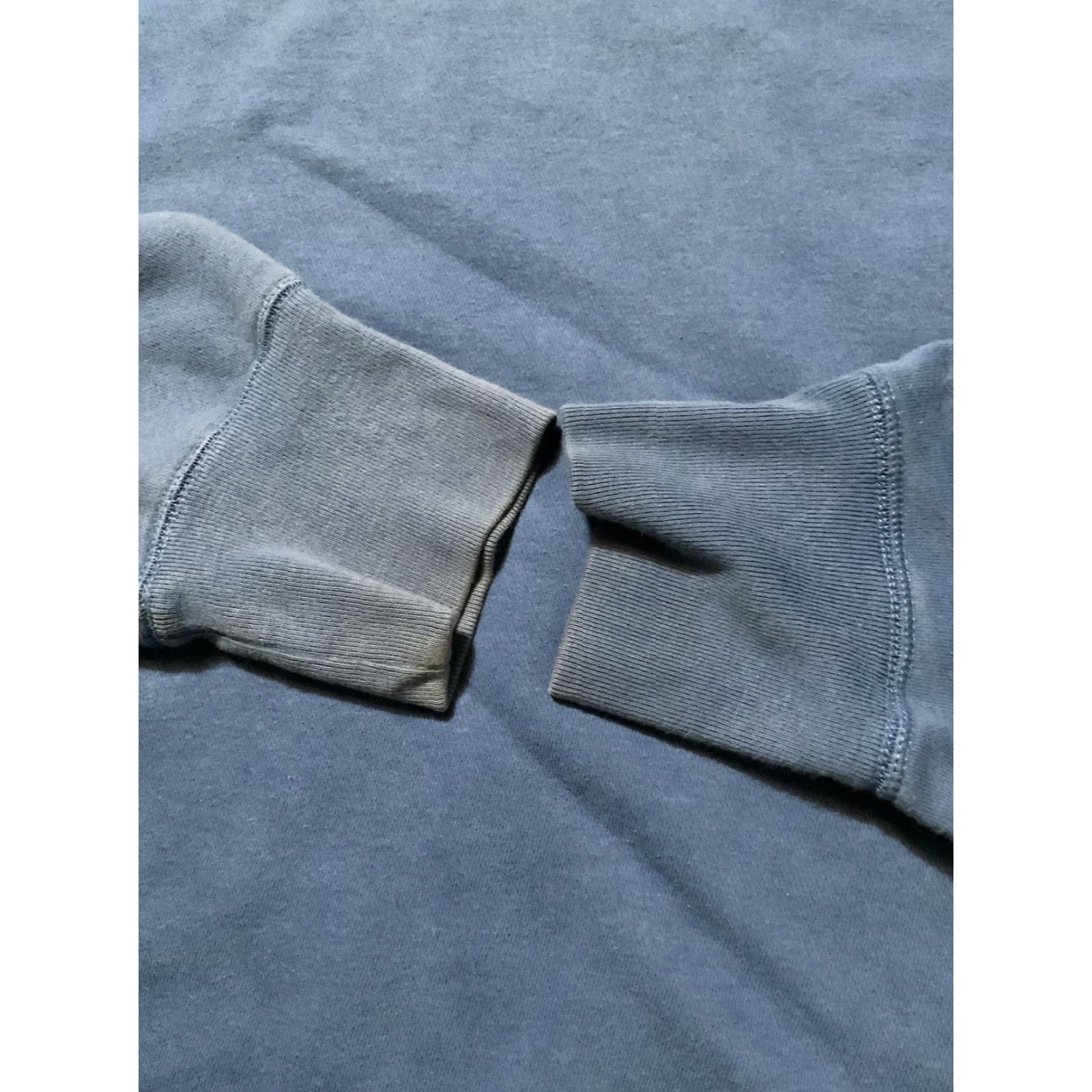 Uniqlo VINTAGE UT Uniqlo X Kate Gibb X Disney Mickey Mouse Blue Graphic Crewneck Sweatshirt MD Size US M / EU 48-50 / 2 - 6 Thumbnail