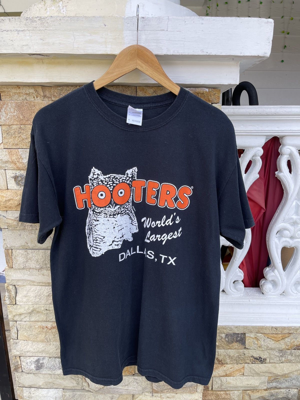 Vintage Rare🔥Vintage y2k HOOTERS DALLAS,TX T Shirt | Grailed