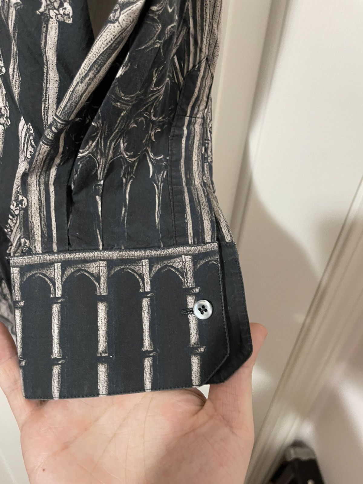 Dolce & Gabbana Dolce & Gabbana Gold All Over Print Cathedral Button Up Size US M / EU 48-50 / 2 - 3 Thumbnail