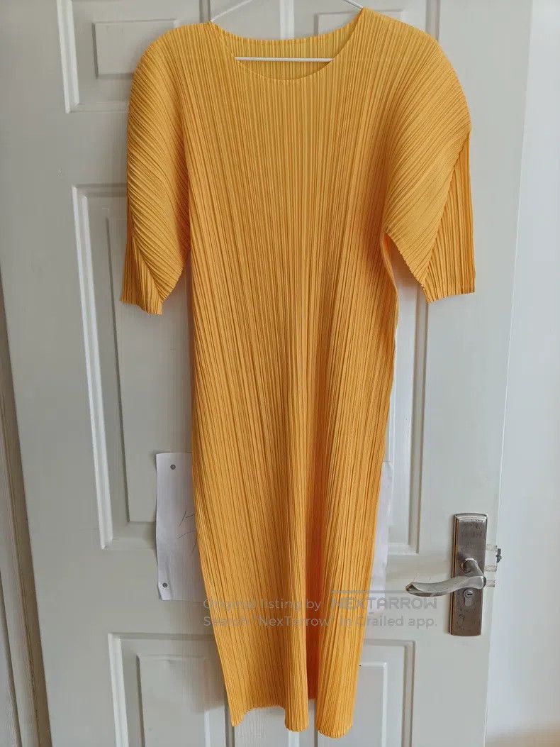 Issey Miyake Issey Miyake Yellow Short Sleeve T-shirt Size M / US 6-8 / IT 42-44 - 1 Thumbnail