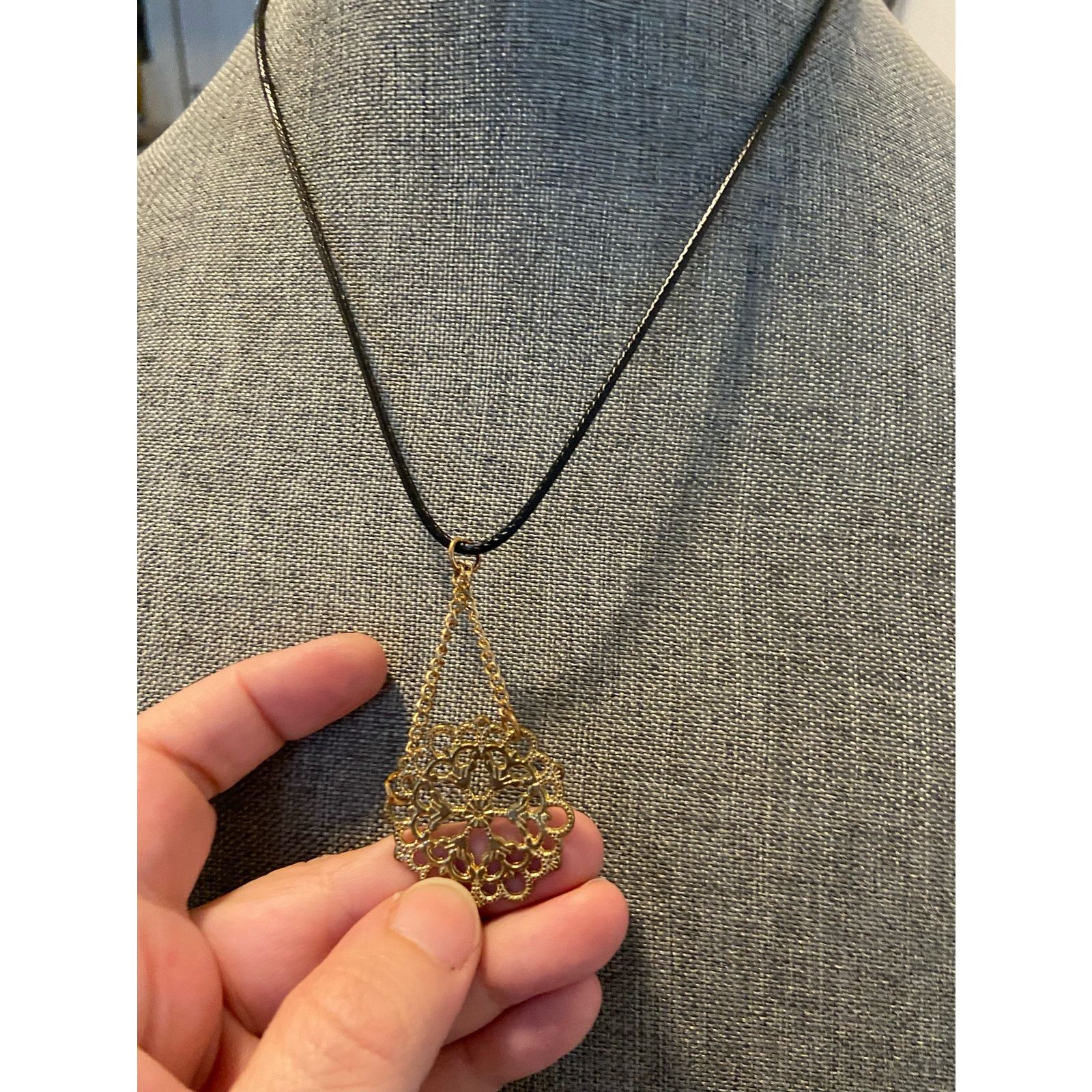Handmade spiral flower necklace gold tone Size ONE SIZE - 3 Thumbnail