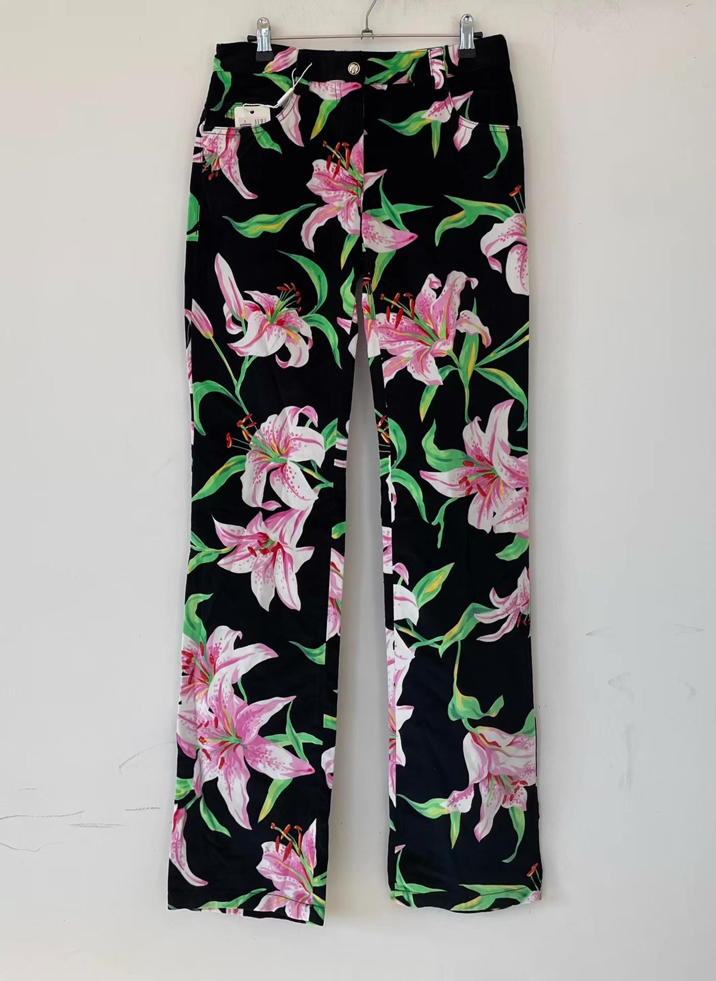 Dolce & Gabbana Dolce & Gabbana Women's Lily Print Velvet Trousers Ｑ21 Size 28" / US 6 / IT 42 - 1 Thumbnail