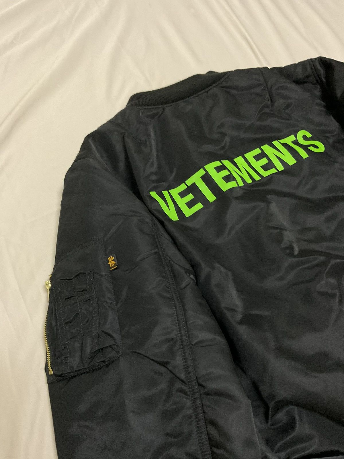 Vetements Vetements x alpha industry emoji buttons reversible bomber Size US XS / EU 42 / 0 - 19 Thumbnail