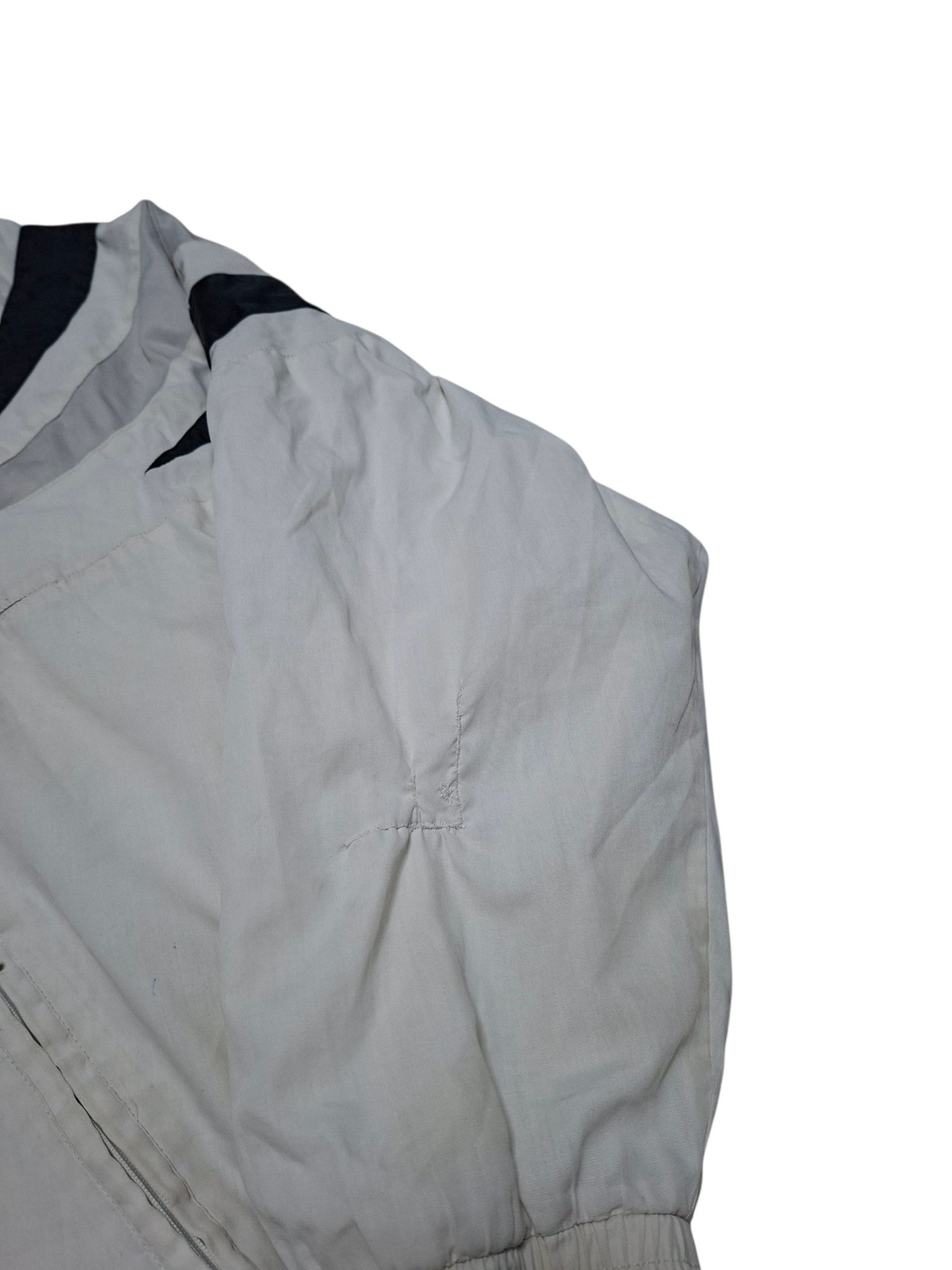 Adidas ADIDAS VINTAGE 90 NYLON BIG LOGO TRACK JACKET Size US XL / EU 56 / 4 - 6 Thumbnail